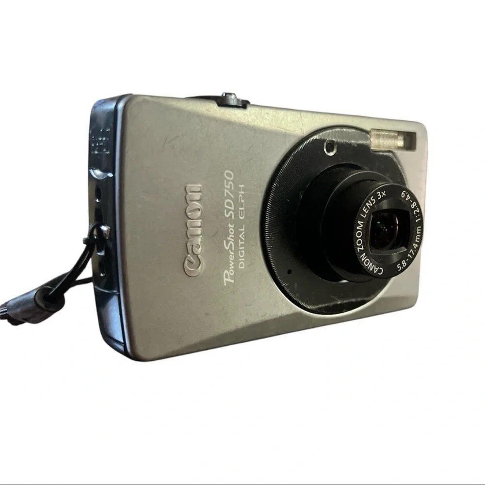 Canon PowerShot SD750 DIGITAL ELPH; Complete in original box